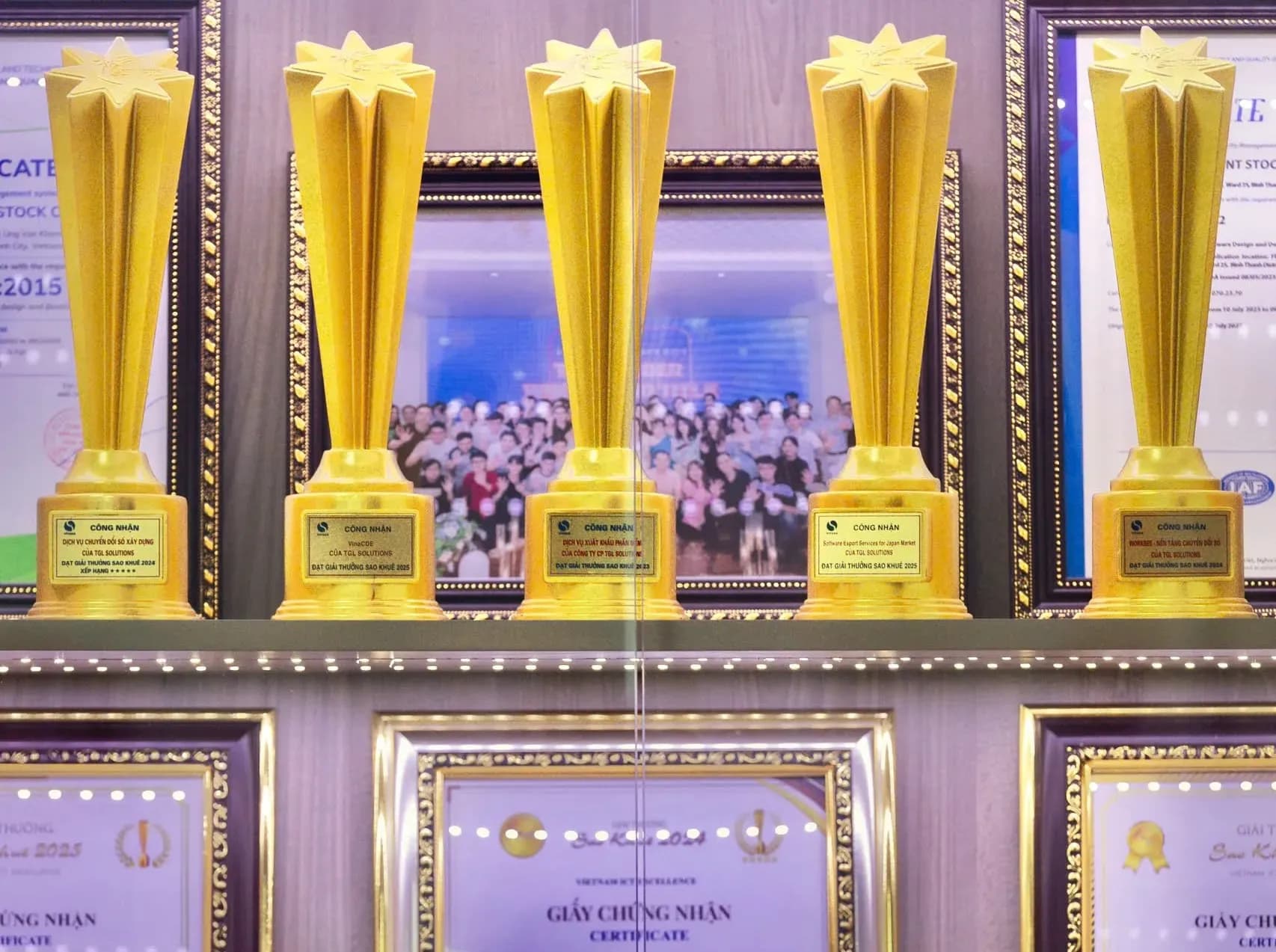 Accompanying the mission of enhancing the value of Vietnamese people.